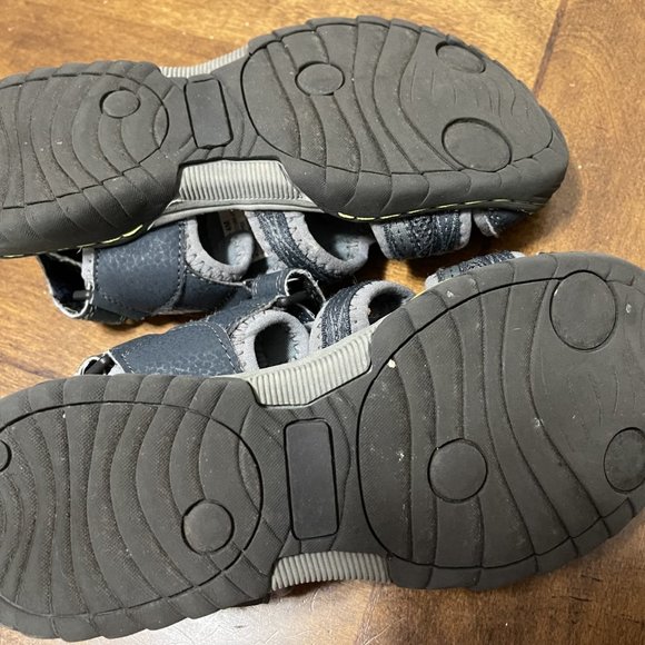 Boys Shoes, Size 4M - Picture 4 of 5